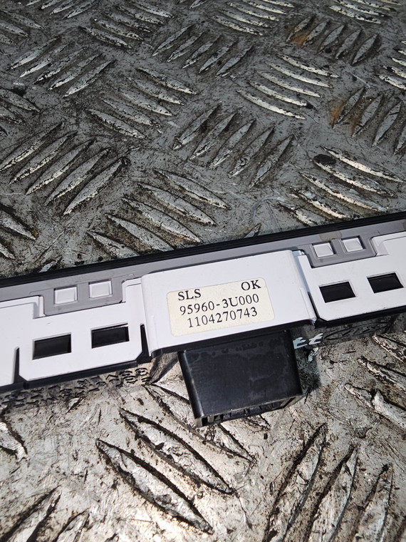 KIA SPORTAGE AIRBAG DISPLAY SCREEN MK3 1.7 PETROL 6 SPEED 2010 - 2016