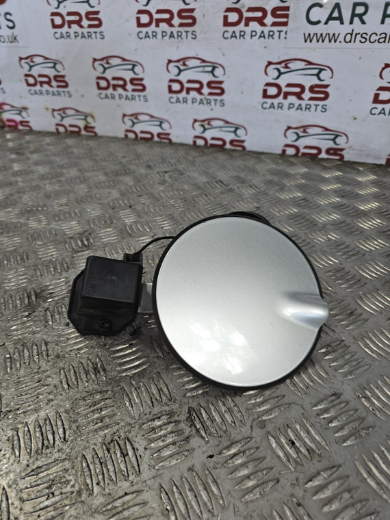VAUXHALL CORSA E FUEL FLAP COVER + CAP PETROL (SILVER Z176) 2015 - 2019