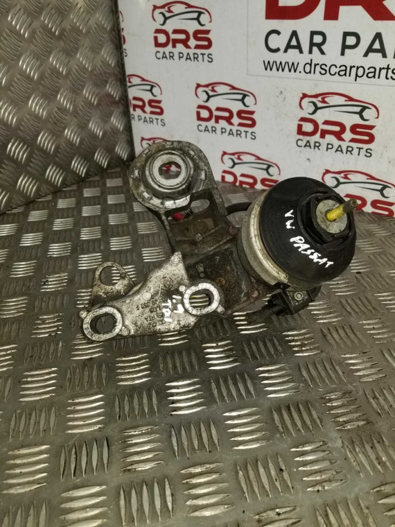 VW PASSAT ENGINE MOUNT + BRACKET (O/S/F) ESTATE B5.5 TDI (2001 - 2005)