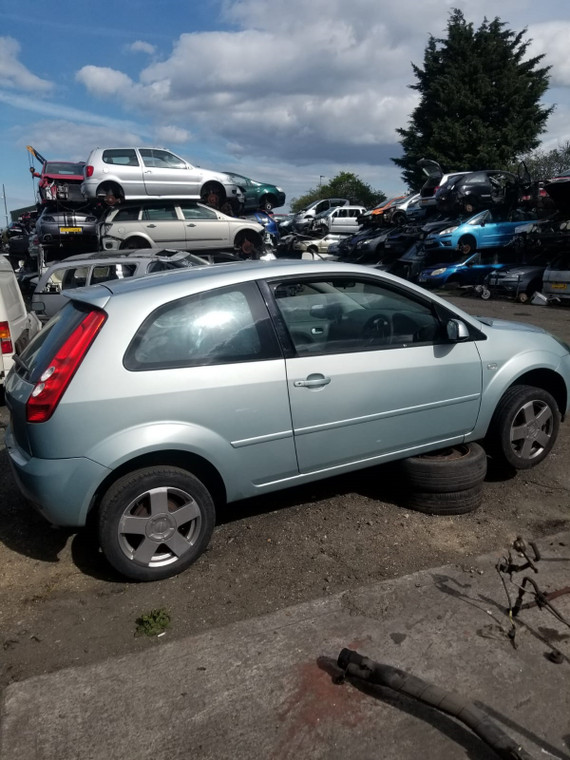 FORD FIESTA ZETEC 1.4 PETROL (2003)