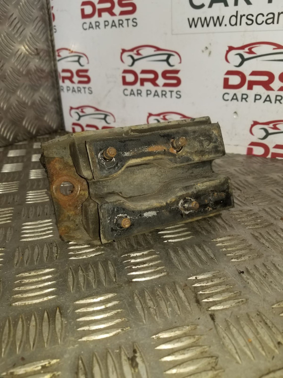 JEEP CHEROKEE GEARBOX MOUNT  4.0 PETROL (1984 - 2001)