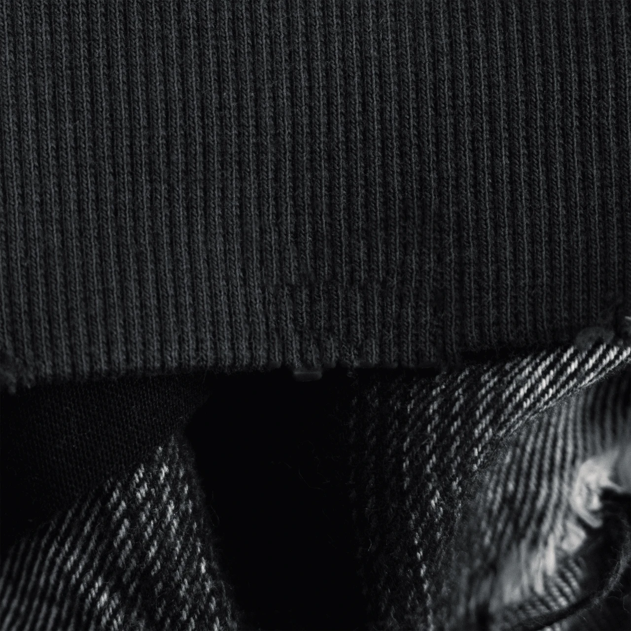 VINTAGE BLACK LAYERED CREWNECK