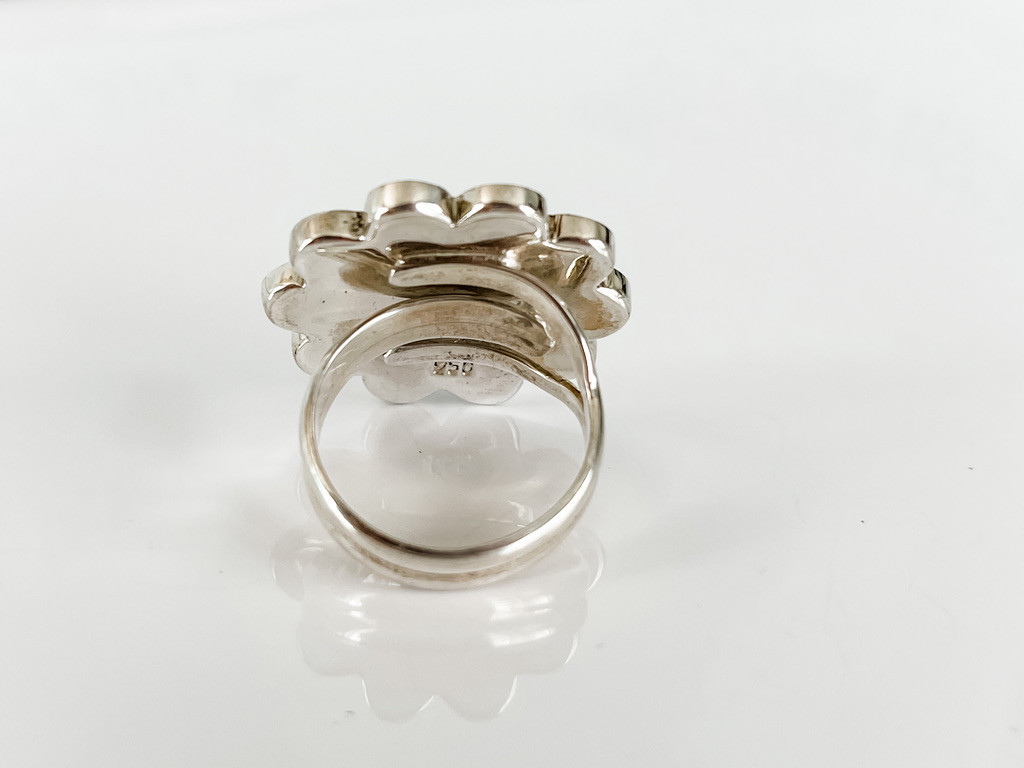 MOTHER OF PEARL RING