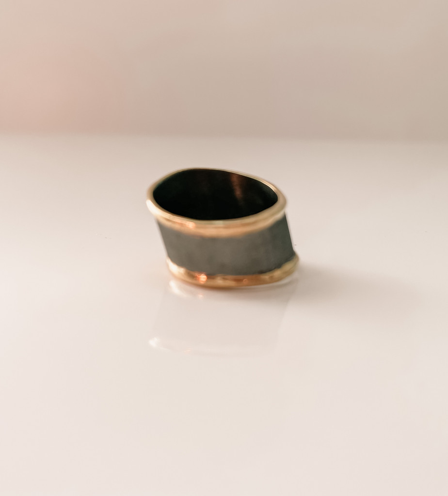 RHODIUM PLATED STERLING SILVER AND 18K GOLD TRIM RING