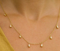 LUSTRA NECKLACE
