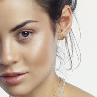 INNER LIGHT STUD EARRINGS