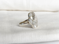 STERLING SILVER MOTHER OF PERAL INLAY FLOWER RING