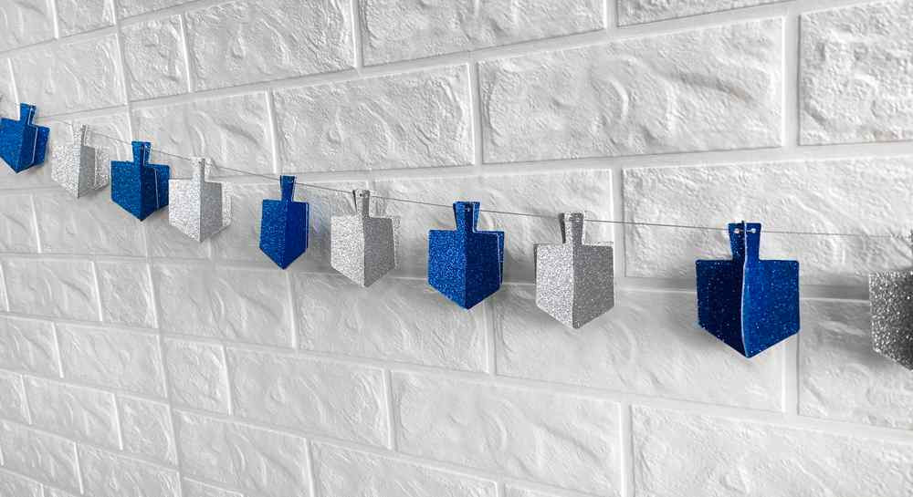 Blue And Silver Dreidel Garland