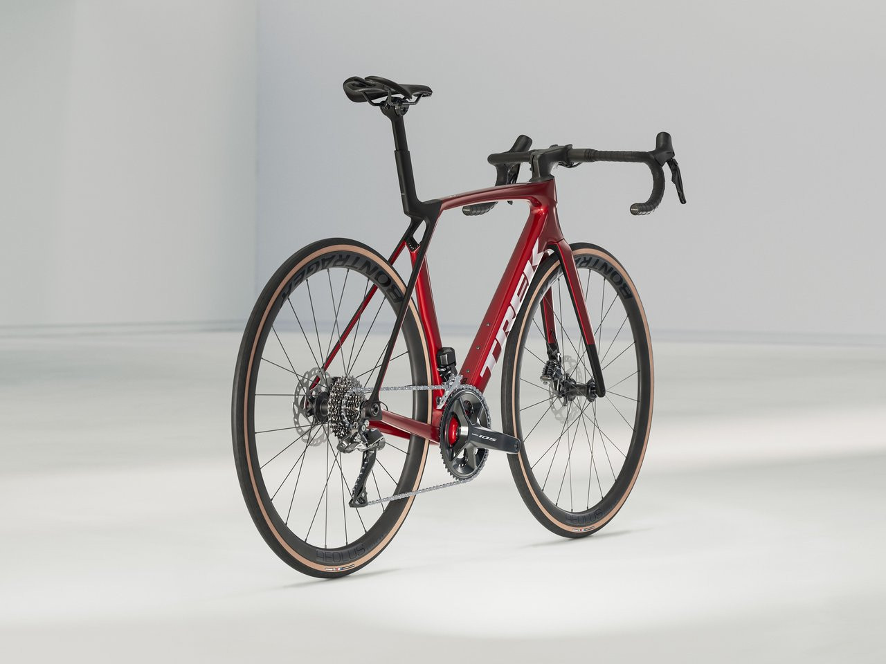 2025 | Madone SL 6 Gen 8 - 2025-Madone-SL-6-Gen-804-1-Performance-Road-Oct01.jpeg