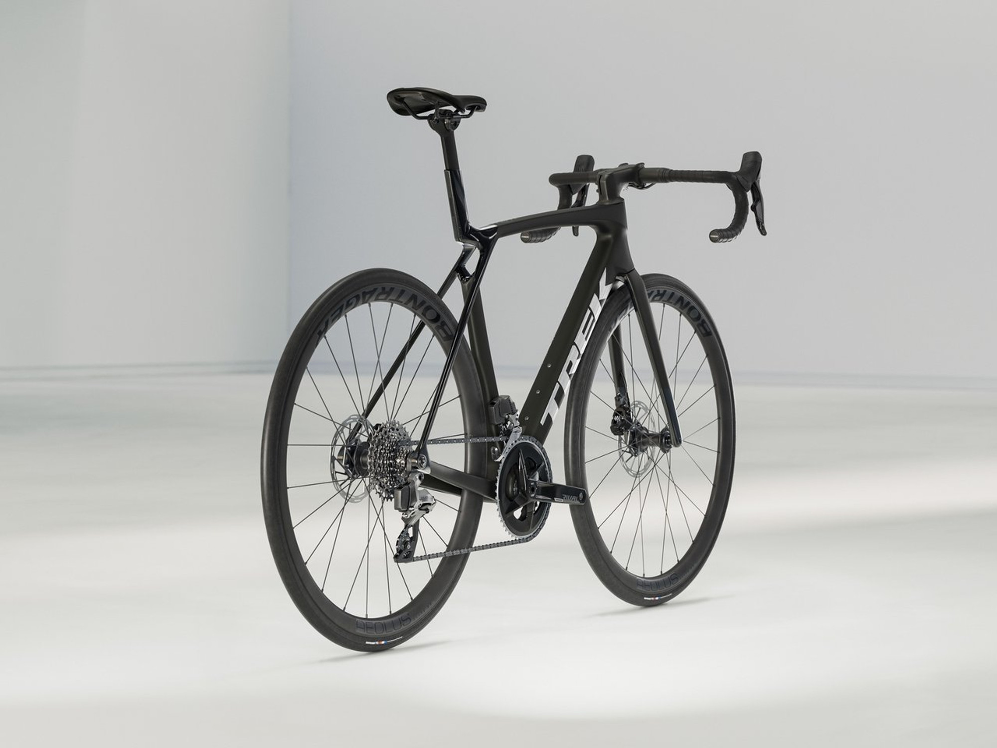 2025 | Madone SL 6 AXS Gen 8 - 2025-Madone-SL-6-AXS-Gen-804-1-Bike-Oct28.jpeg 2025 | Madone SL 6 AXS Gen 8 - 2025-Madone-SL-6-AXS-Gen-804-1-Bike-Oct28.jpeg
