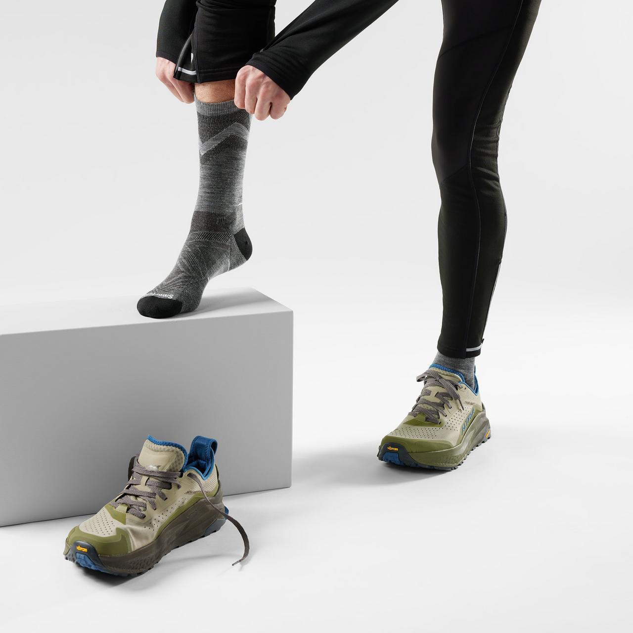 Run Zero Cushion Mid Crew Pattern Socks - Run-Zero-Cushion-Mid-Crew-Pattern-Socks02-1-Socks-Sep23.jpeg