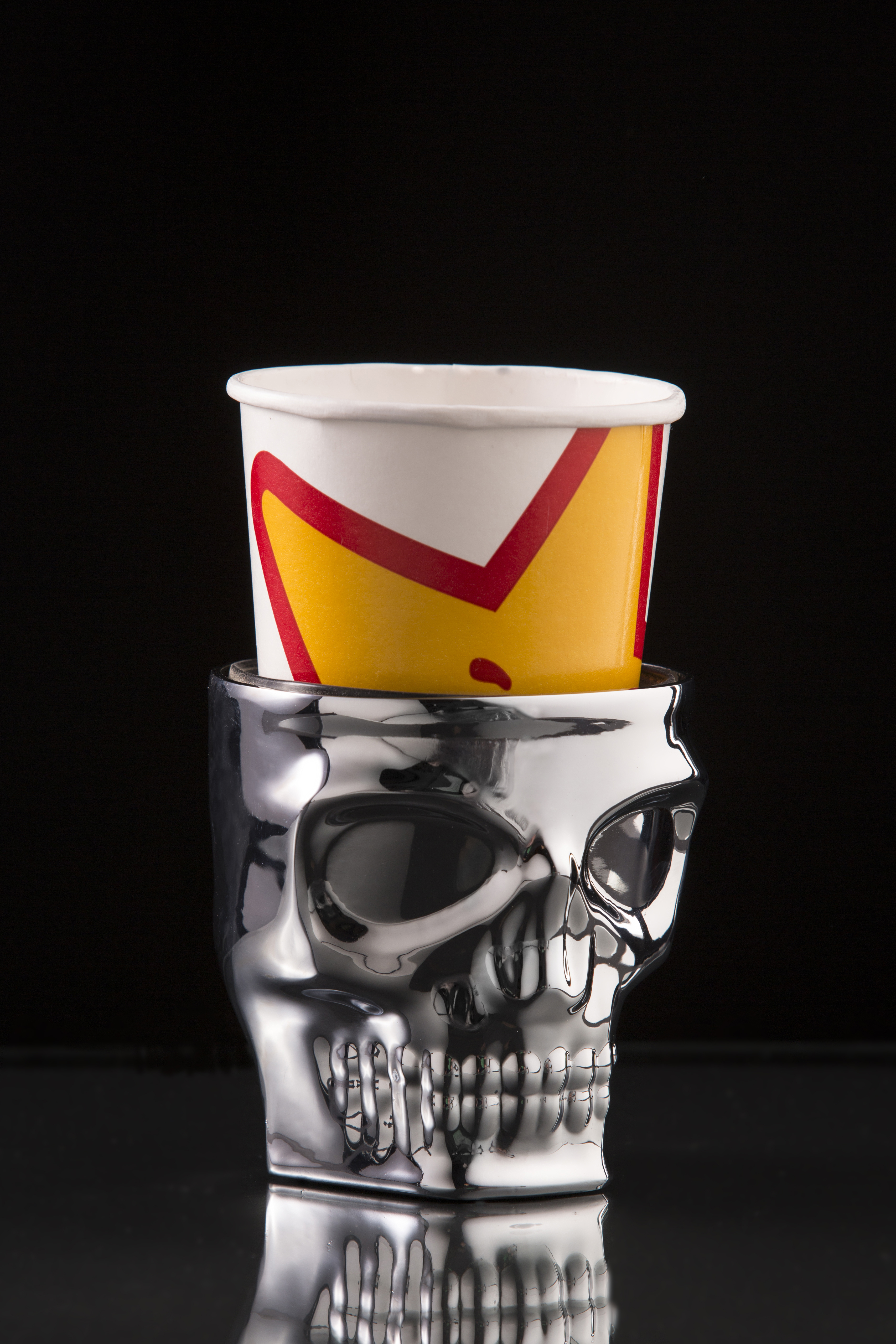 Skull_cup_with_Large_fast_food