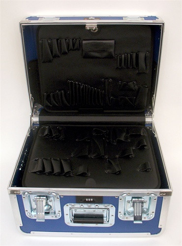 777TH-SGSH GUARDSMAN ATA TOOL CASE WITH WHEELS AND TELESCOPING HANDLE