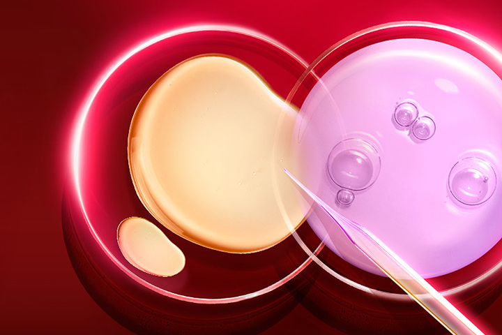 Key ingredients of the Olay Eye Wrinkle Correcting Treatment on a pietree dish on top of a bright red gradient background