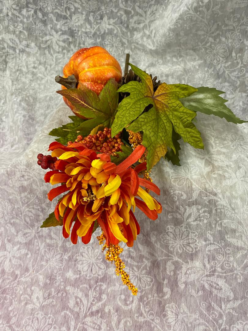 18" Pumpkin/Mum Spray