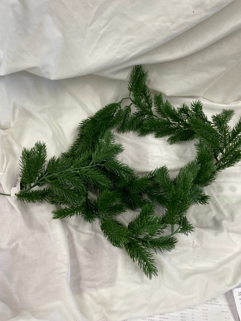 angel pin garland 6' (green) 