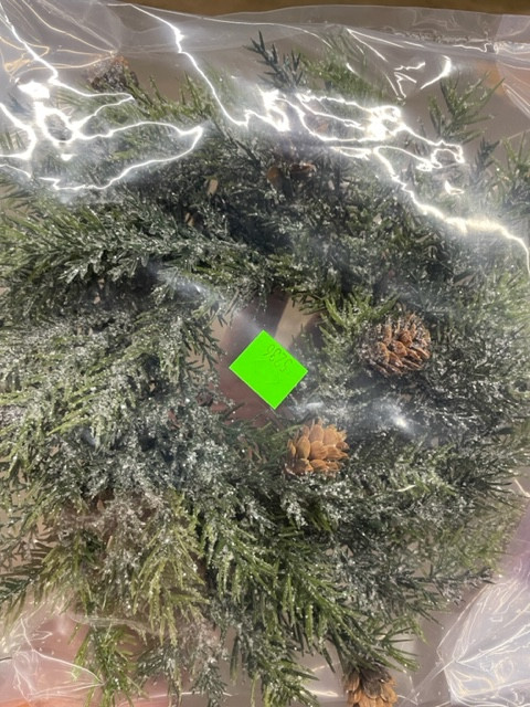 mini wreath pine and pinecone 12"