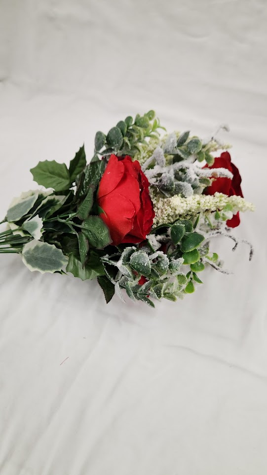 Mixed Christmas/Velvet Rose Bush