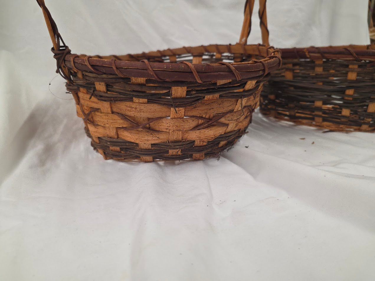 10" Round Stained Handle Basket