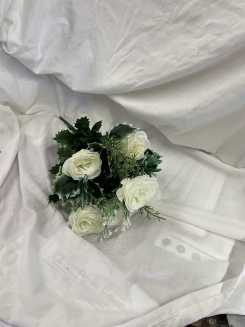 Frosted rose / holly bush (white) silk 