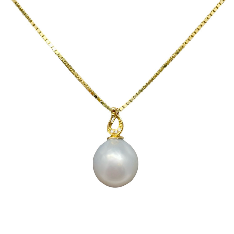 18KY South Sea Pearl Pendant 10mm.  SKU: 160004.  Available at DiamondBayJewelers.com