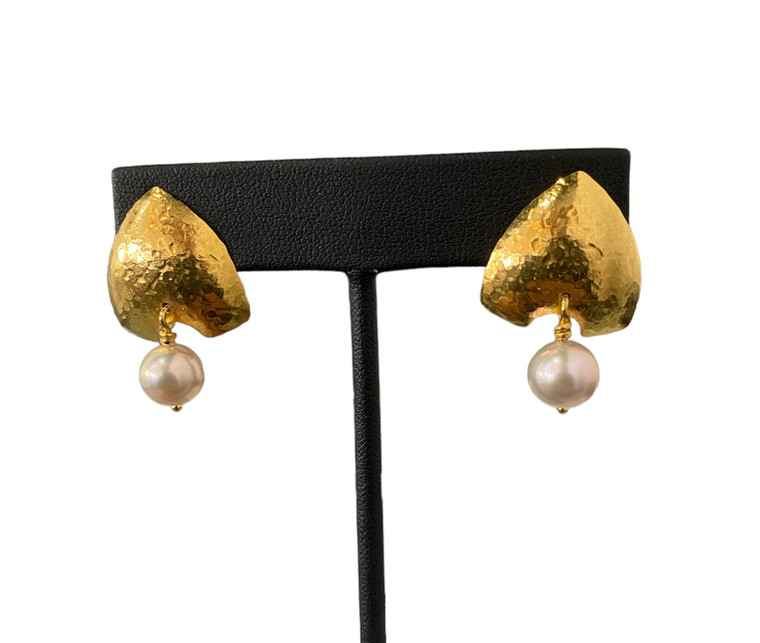 22k yellow gold hammered gold earrings with 8.5mm pink cultured pearl dangles available at www.diamondbayjewelers.com SKU:6032402