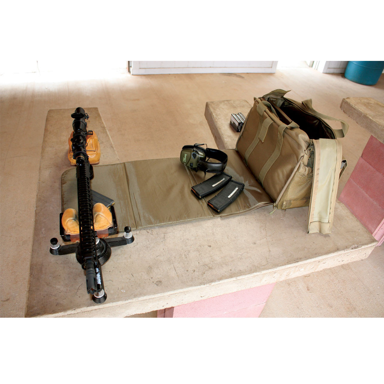 Deluxe Range Bag - Coyote