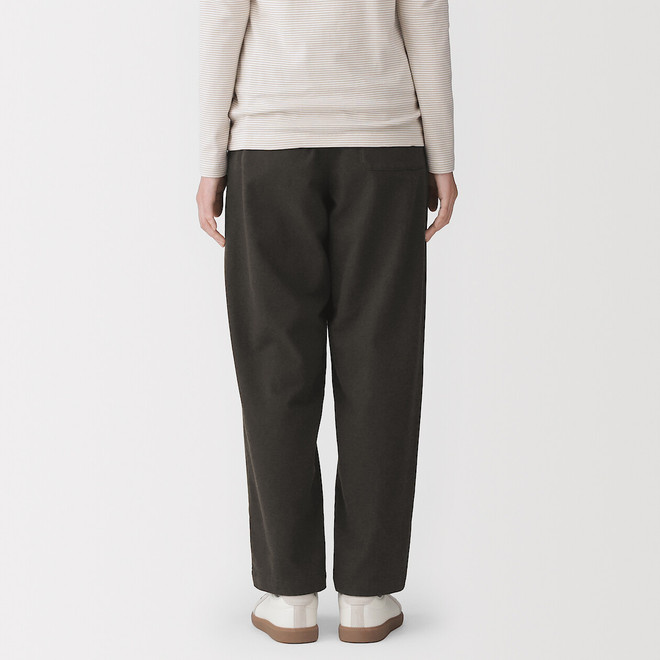 Damenhose aus Stretch-Flanell mit schmal zulaufendem Bein