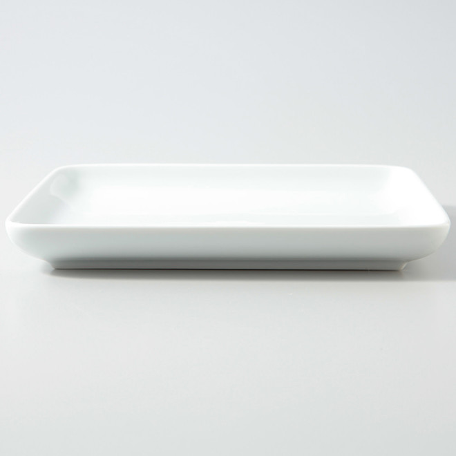 Quadratischer Teller aus Hakuji‐Porzellan, 18 cm