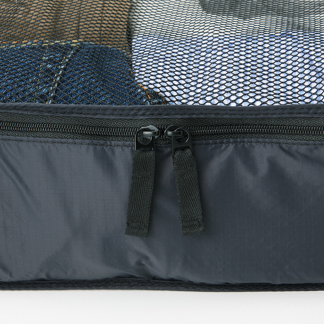 Kleiderbeutel aus recyceltem Nylon, L