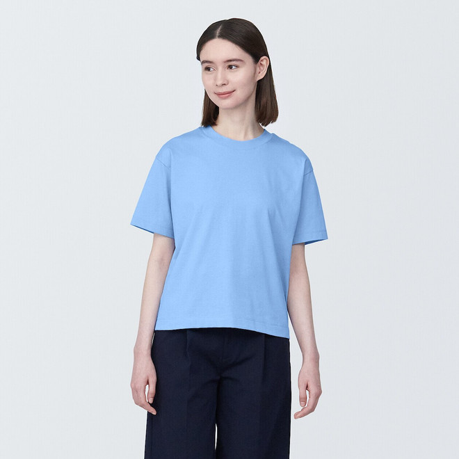 Kurzarm‐T‐Shirt aus weichem Jersey mit Rundhalsausschnitt.