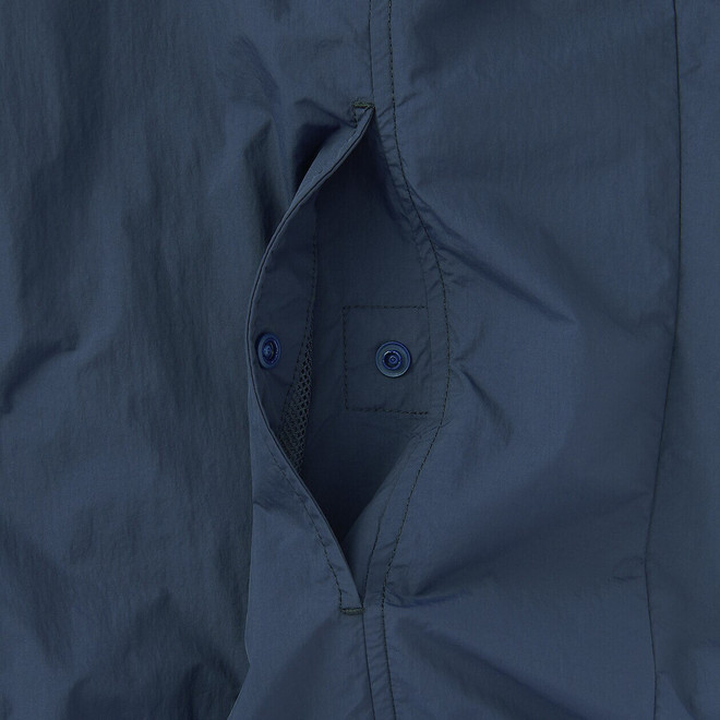 Herren wasserabweisender, einsteckbarer Windbreaker.