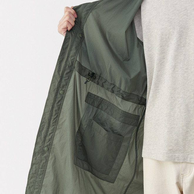 Khaki-grün