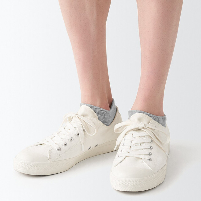 Beige-Khaki Streifen