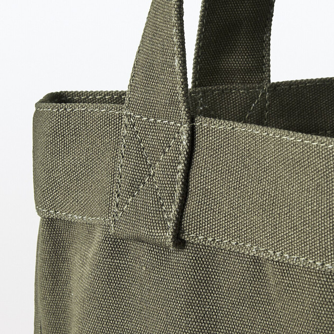 Khaki-gr&uuml;n