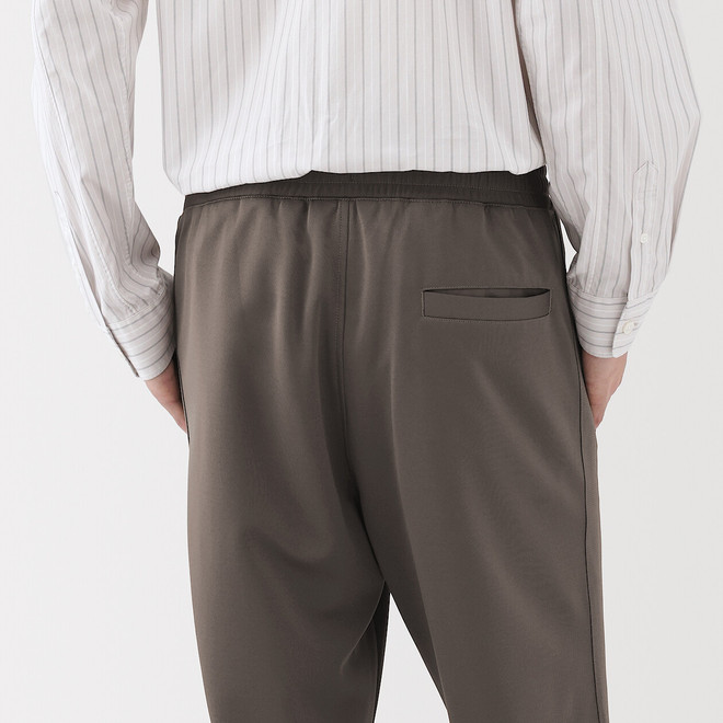 Herren‐Trainingshose aus recyceltem Polyester