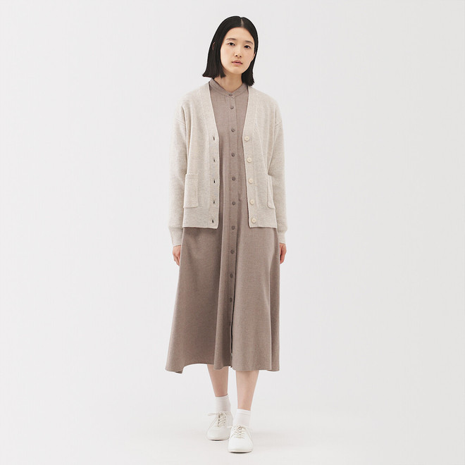 Hellbeige