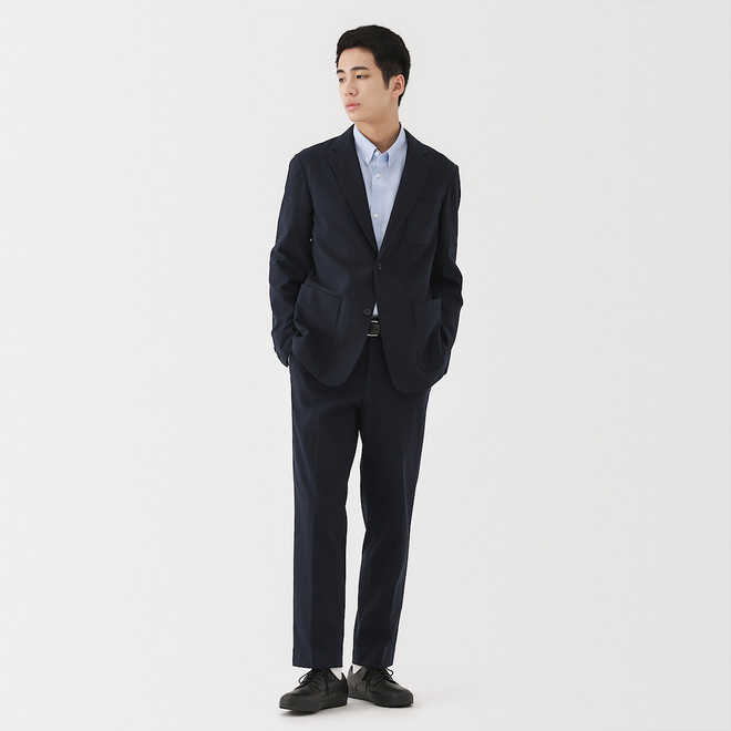 Herren-Faltenhose aus gebürstetem Stretchstoff mit schmaler Passform