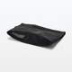 Freistehende Tasche aus Nylon‐Netz.