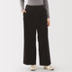 Damenhose aus Kapok‐Cord‐Mischgewebe mit weitem Bein und Bundfalte
