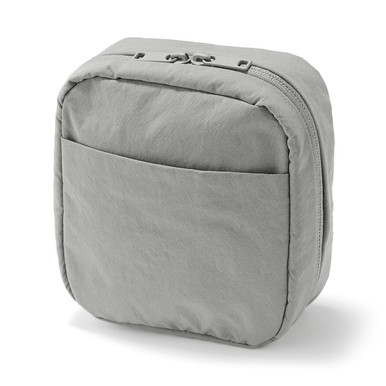MUJI | Texturierte Stand‐up‐Kosmetiktasche aus Nylon Dunkelgrau