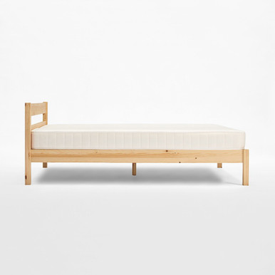 MUJI | Large double bed aus Kiefernholz