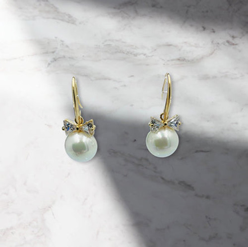 Earring-Hanging pearl with crystal bow gold