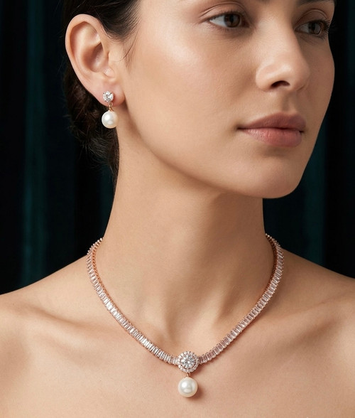 Necklace cubic Zirconia and pearl gold