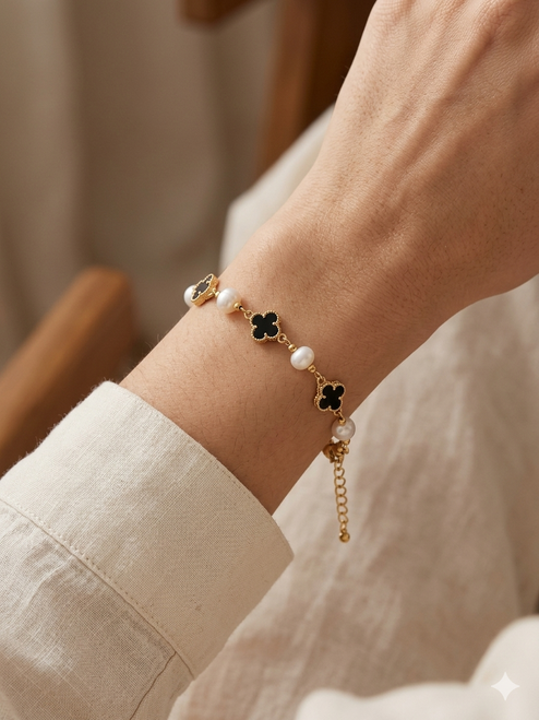 Clover Pearl Bracelet