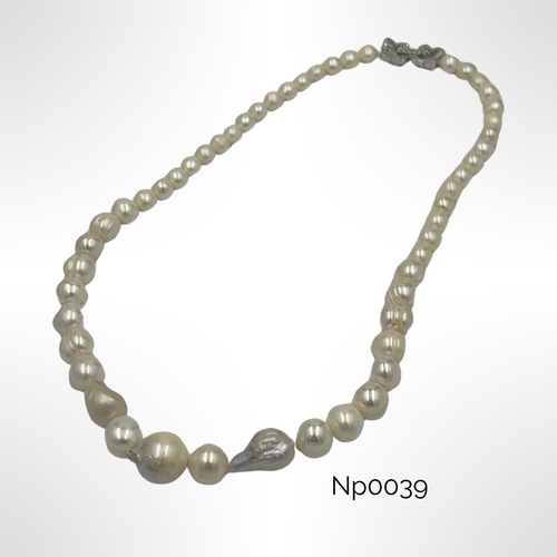 Pearl Necklace- 3 baroques with Natural pearls classic clip