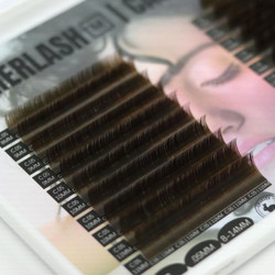 Sophisticated alternative to dark black lashes...