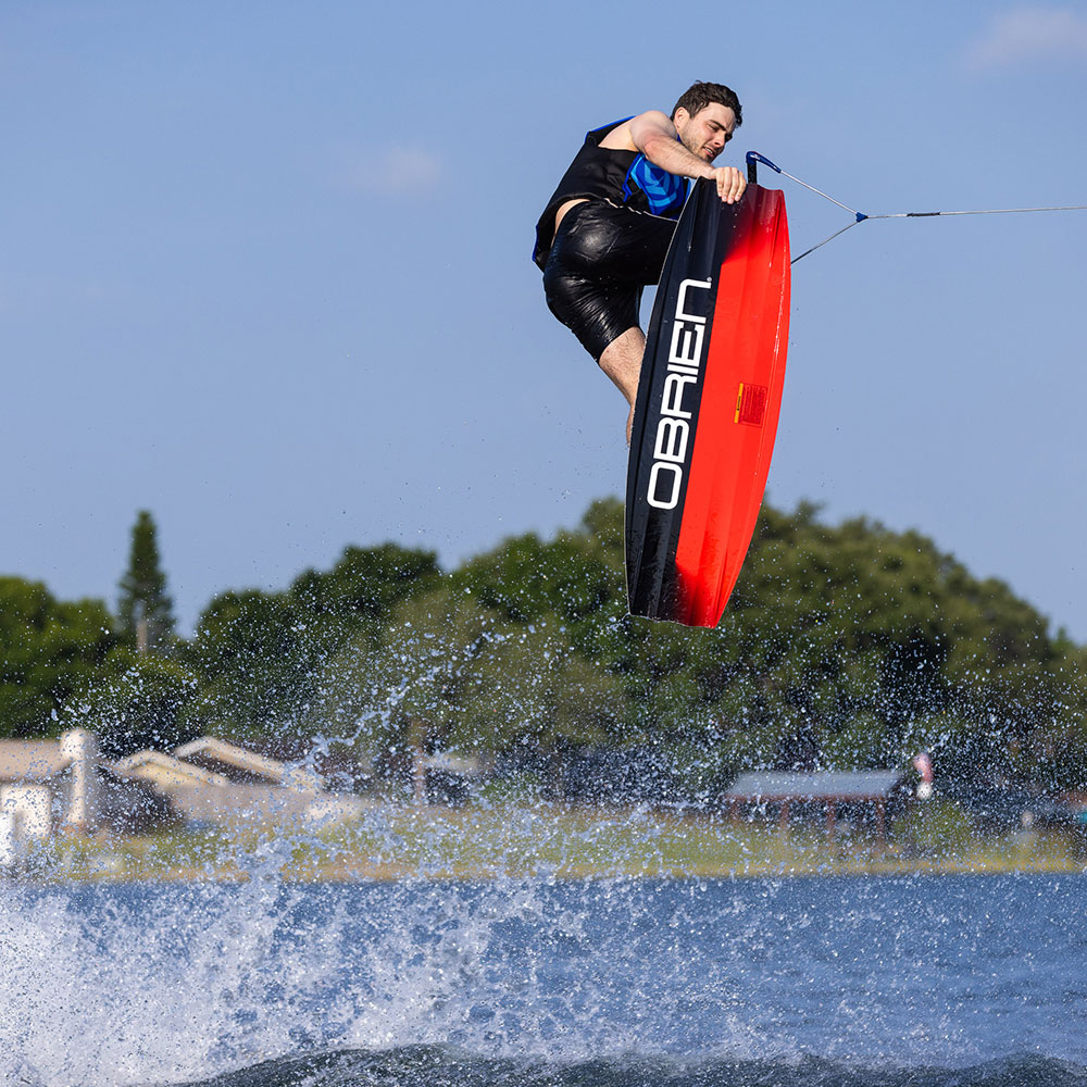 O'Brien 135 System Wakeboard with 7-11 Clutch Binding - Peter