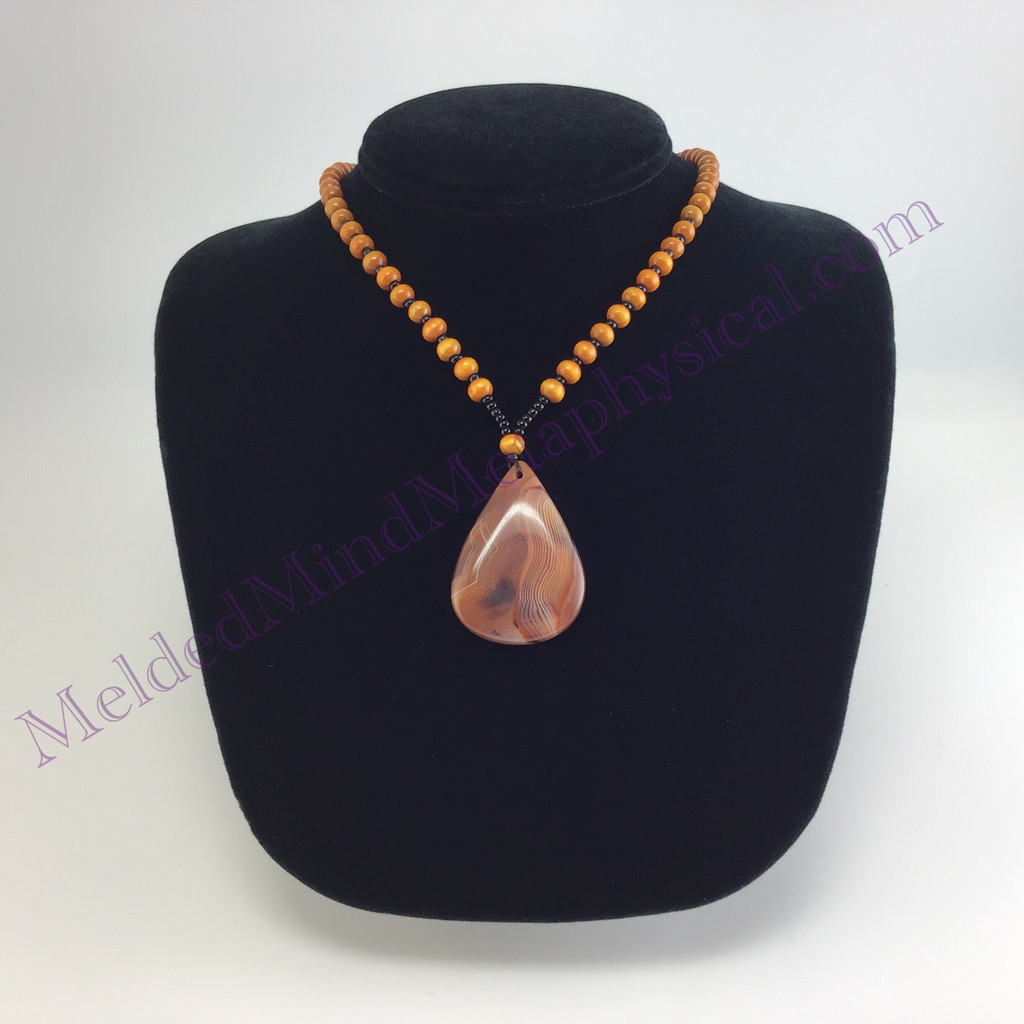 MeldedMind One (1) Banded Agate Necklace with Wooden Bead Chain 12in Natural 016