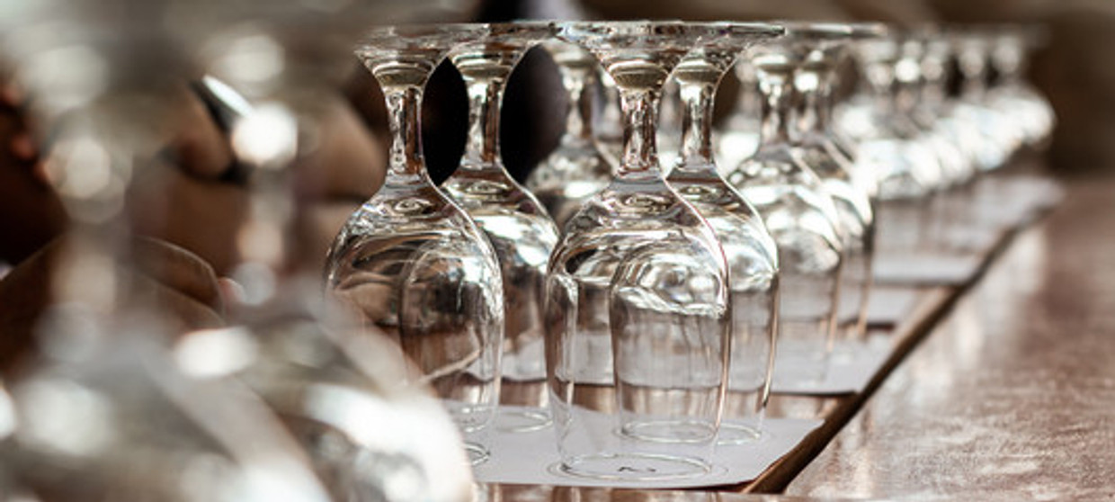 How To Clean Commercial Glassware 